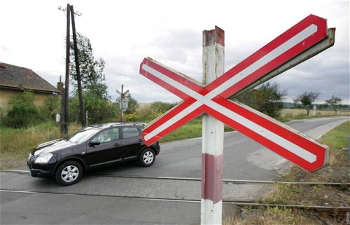 iDnes.cz : Železnice dostane peníze na úpravu nepřehledných přejezdů, ty brzdí vlaky